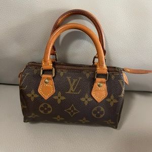 SOLD 🎈🎈🎈🎈🎈🎈Louis Vuitton mini speedy